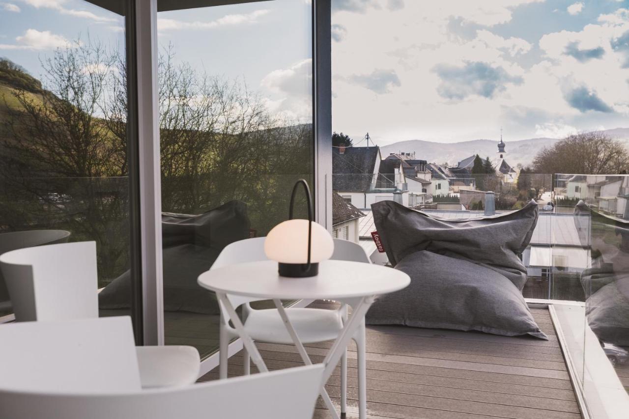 Steillage - Design Moselsuiten Mit Panoramablick Und Spa Brauneberg Eksteriør billede